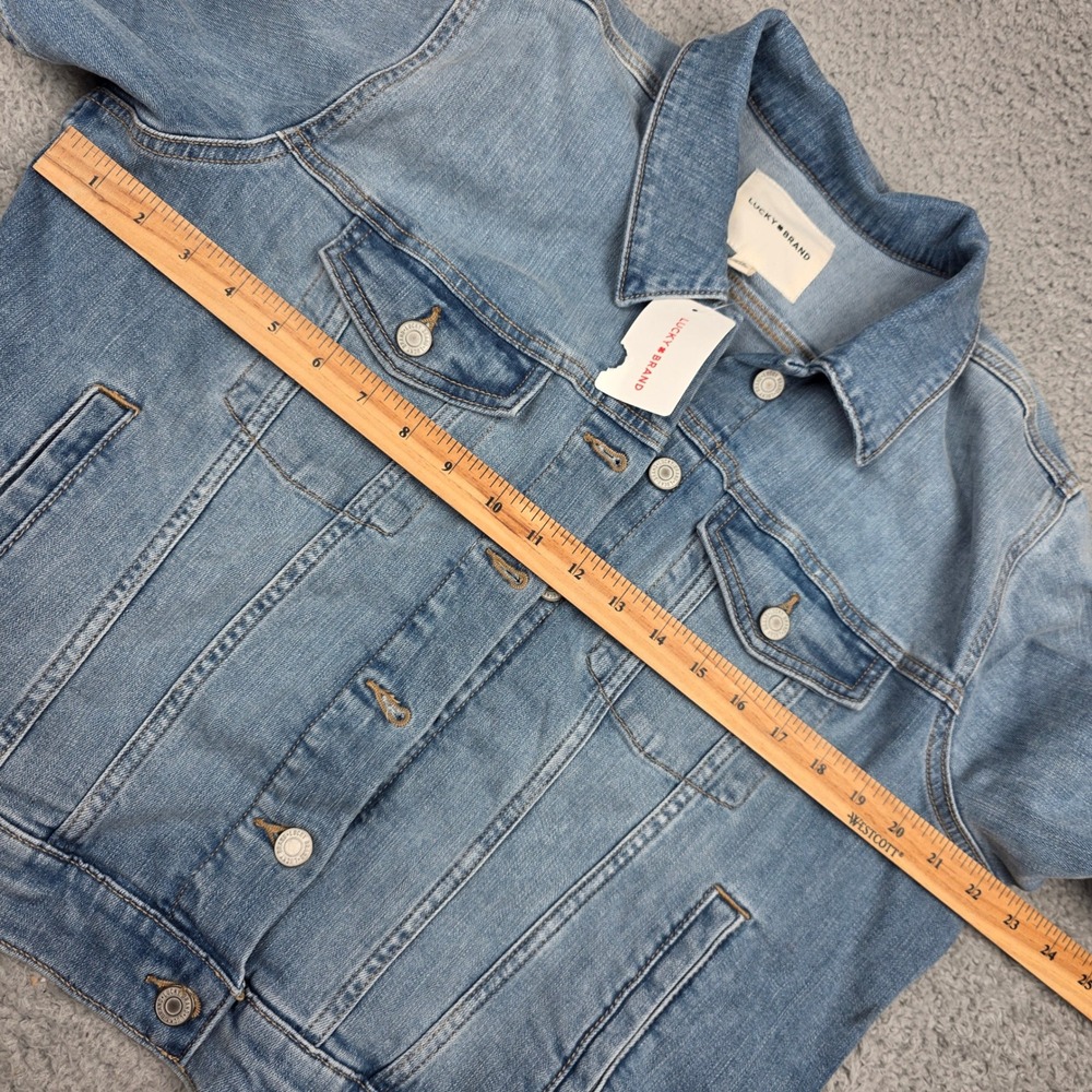 Lucky Brand Denim Jacket Womens Large Light Blue Button Front Trucker Jacket - Picture 6 of 11